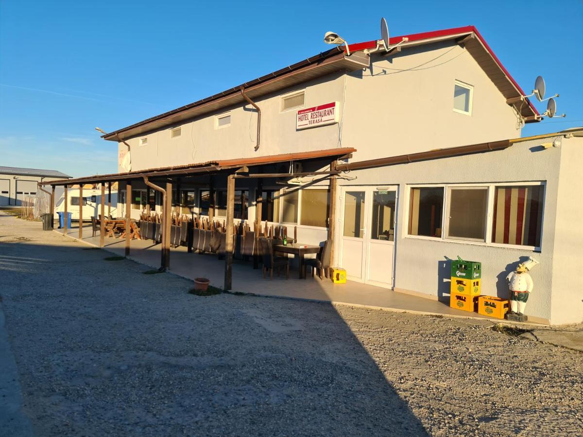Pielestii Hotel Safta Hotels מראה חיצוני תמונה